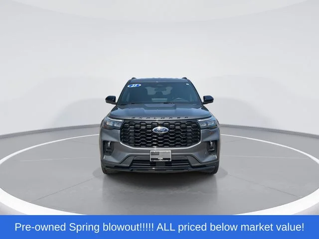 Used 2025 Gray Ford ST-Line image 3