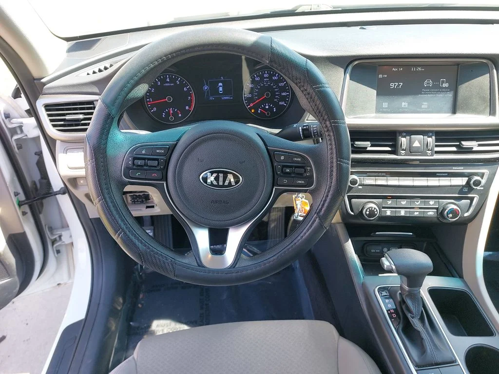 Used 2018 White Kia LX image 15