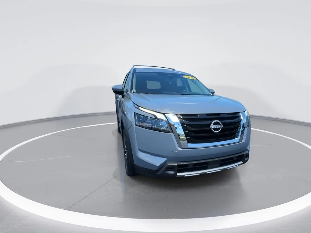 Used 2025 Gray Nissan Platinum image 2