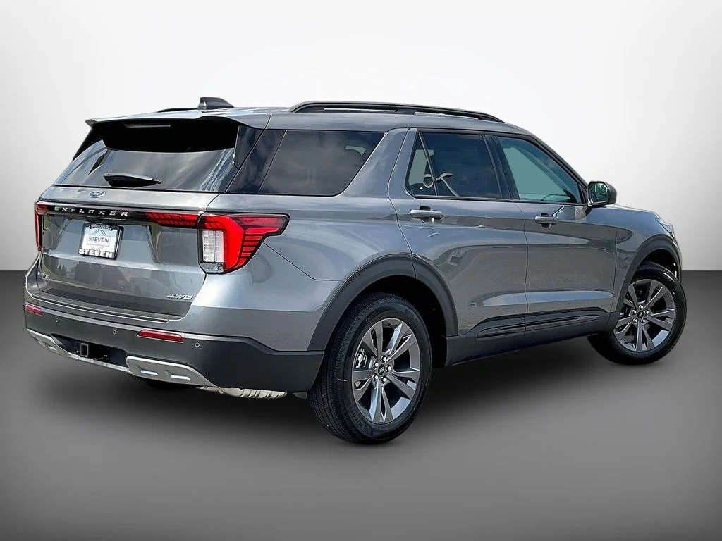 New 2026 Carbonized Gray Metallic Ford Active image 16