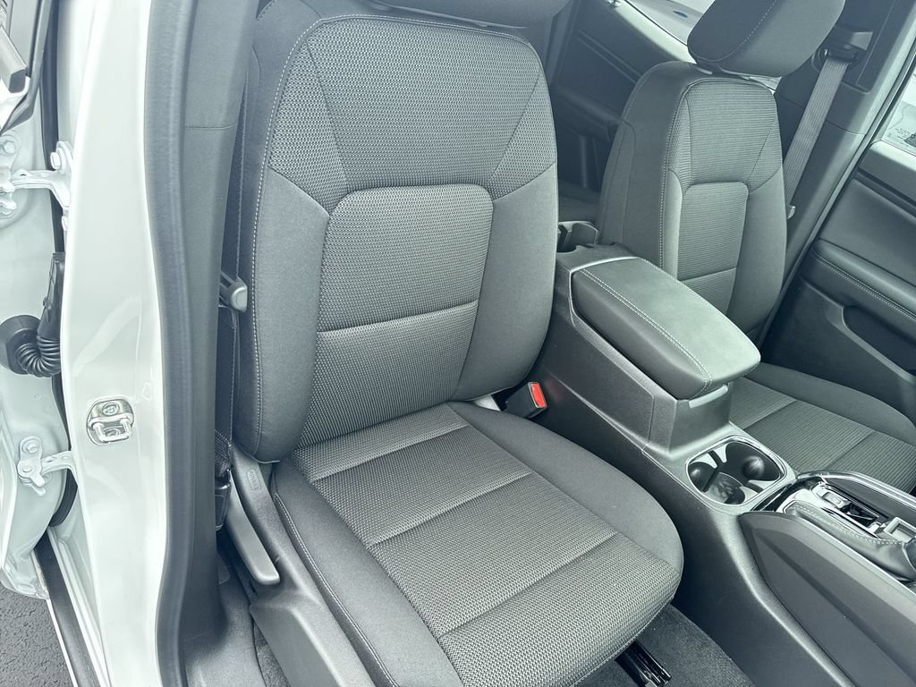 New 2026 Summit White GMC Elevation image 30