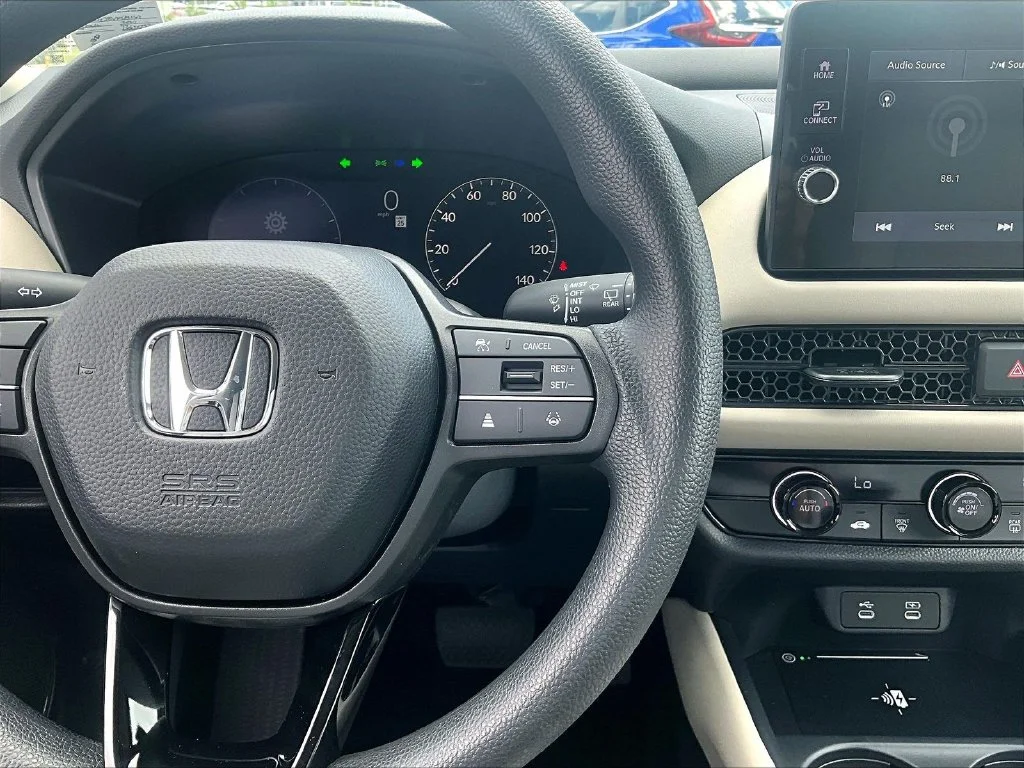 New 2027 Platinum White Pearl Honda LX AWD image 17