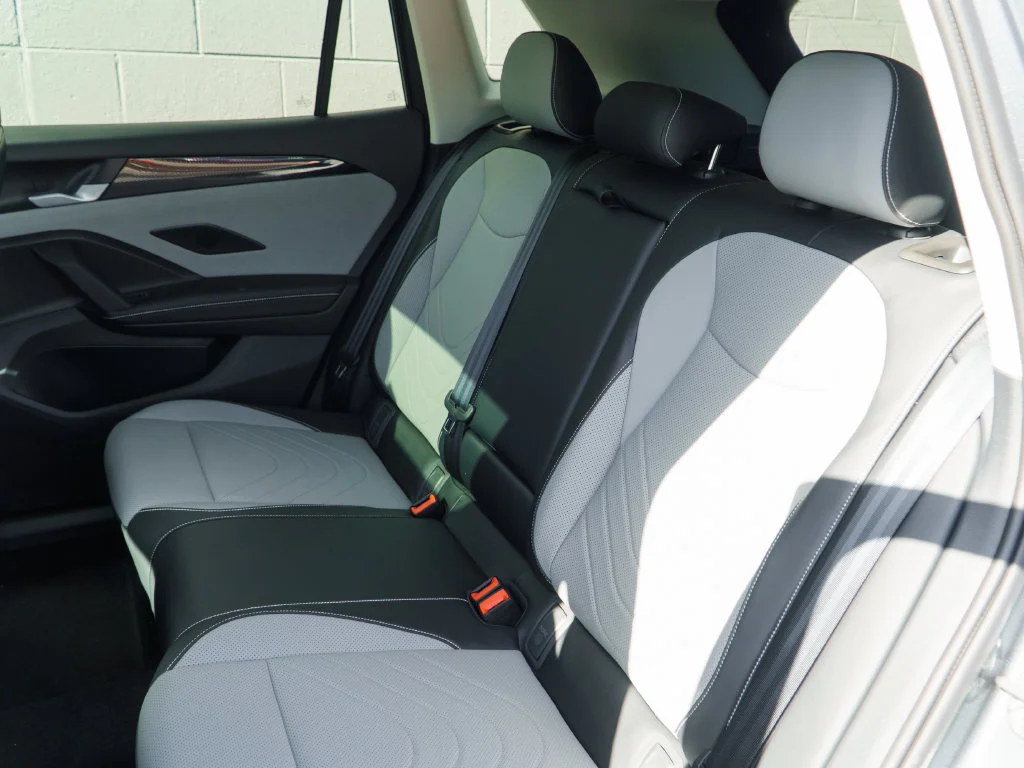 New 2026 Platinum Gray Metallic Volkswagen 2.0T SE image 9