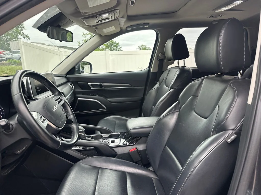 Used 2022 Gray Kia S image 19