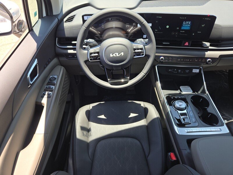New 2026 Snow White Pearl Kia EX image 10