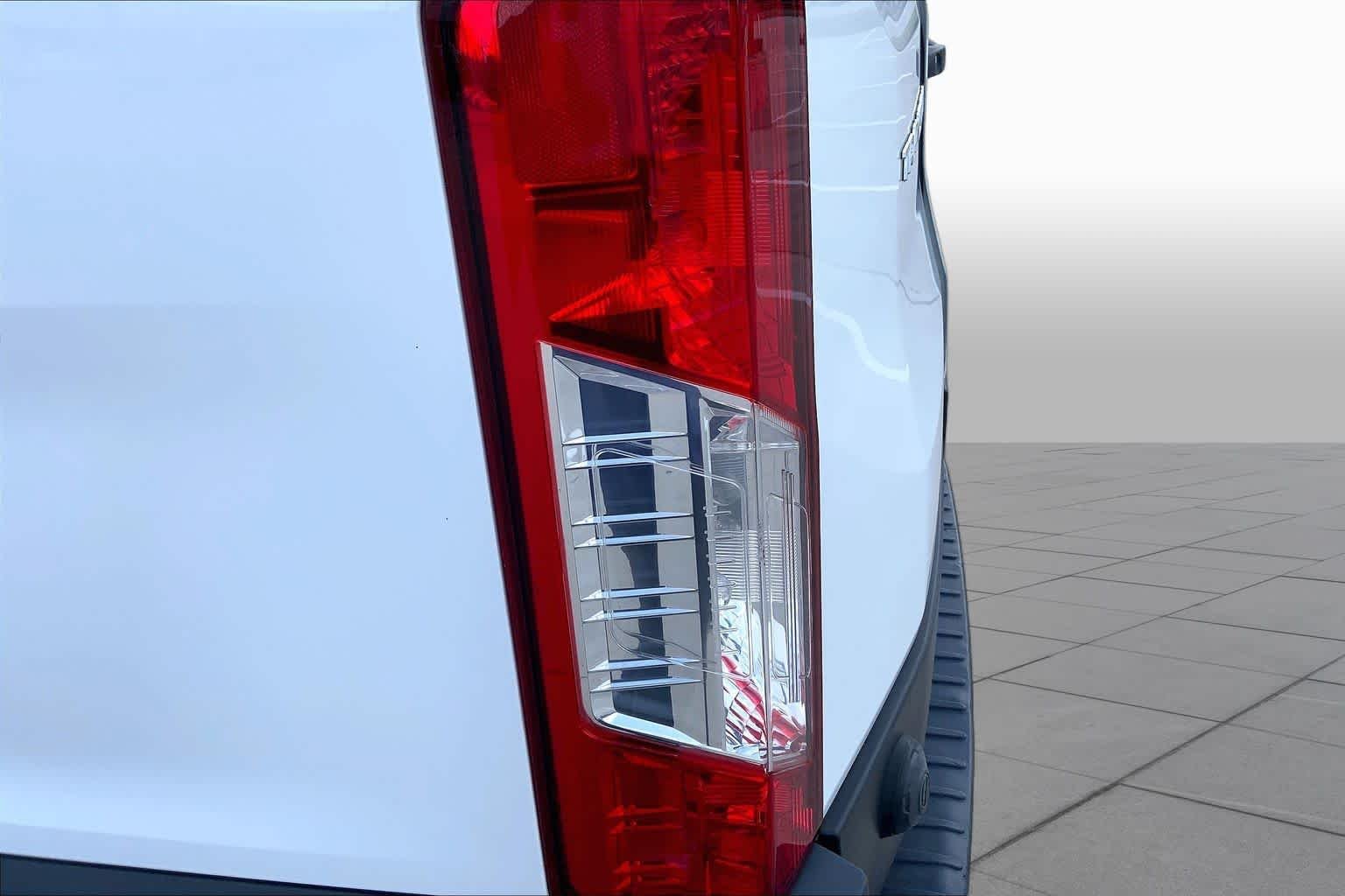 Used 2024 Oxford White Ford  image 26