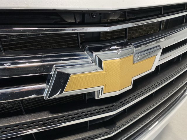 Used 2021 Iridescent Pearl Tricoat Chevrolet Premier image 31