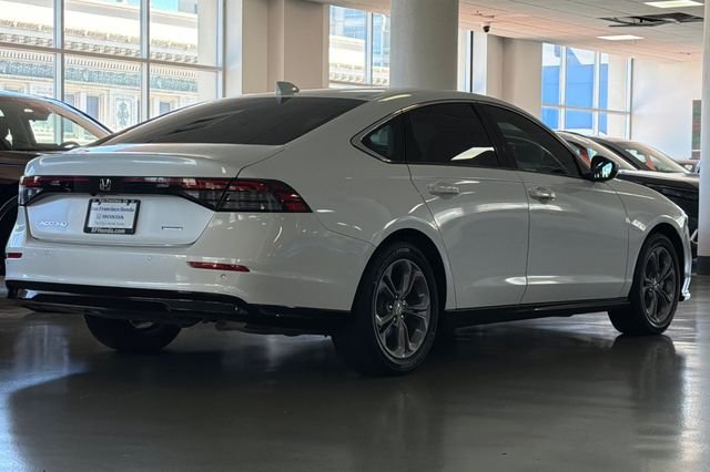 Certified Used 2023 Platinum White Pearl Honda EX-L image 5