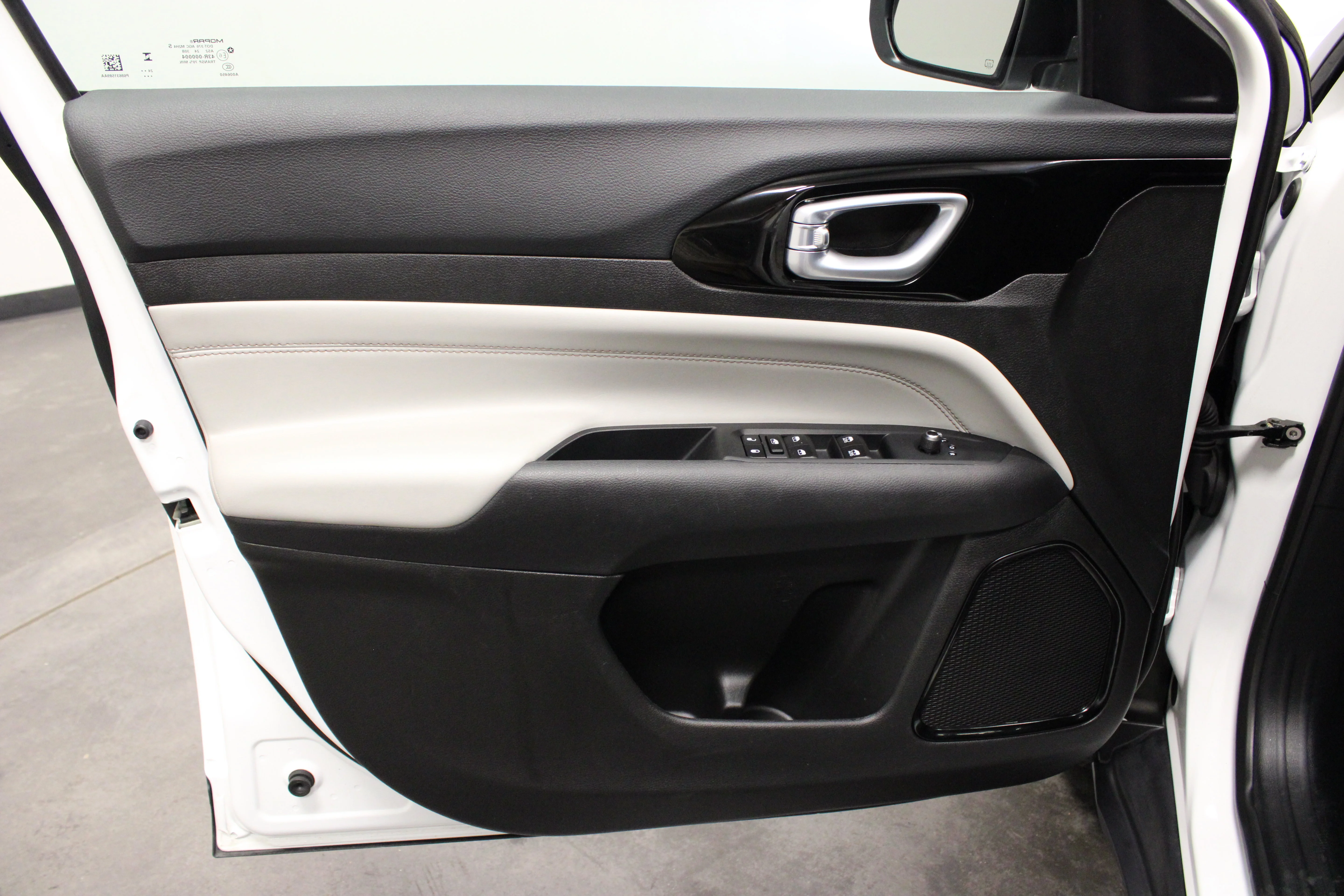 Used 2025 Bright White Clearcoat Jeep Limited image 17