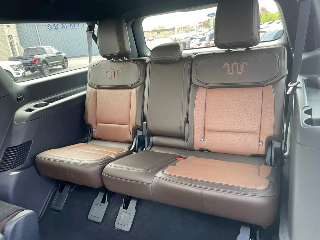 Used 2025 Black Metallic Ford King Ranch image 9