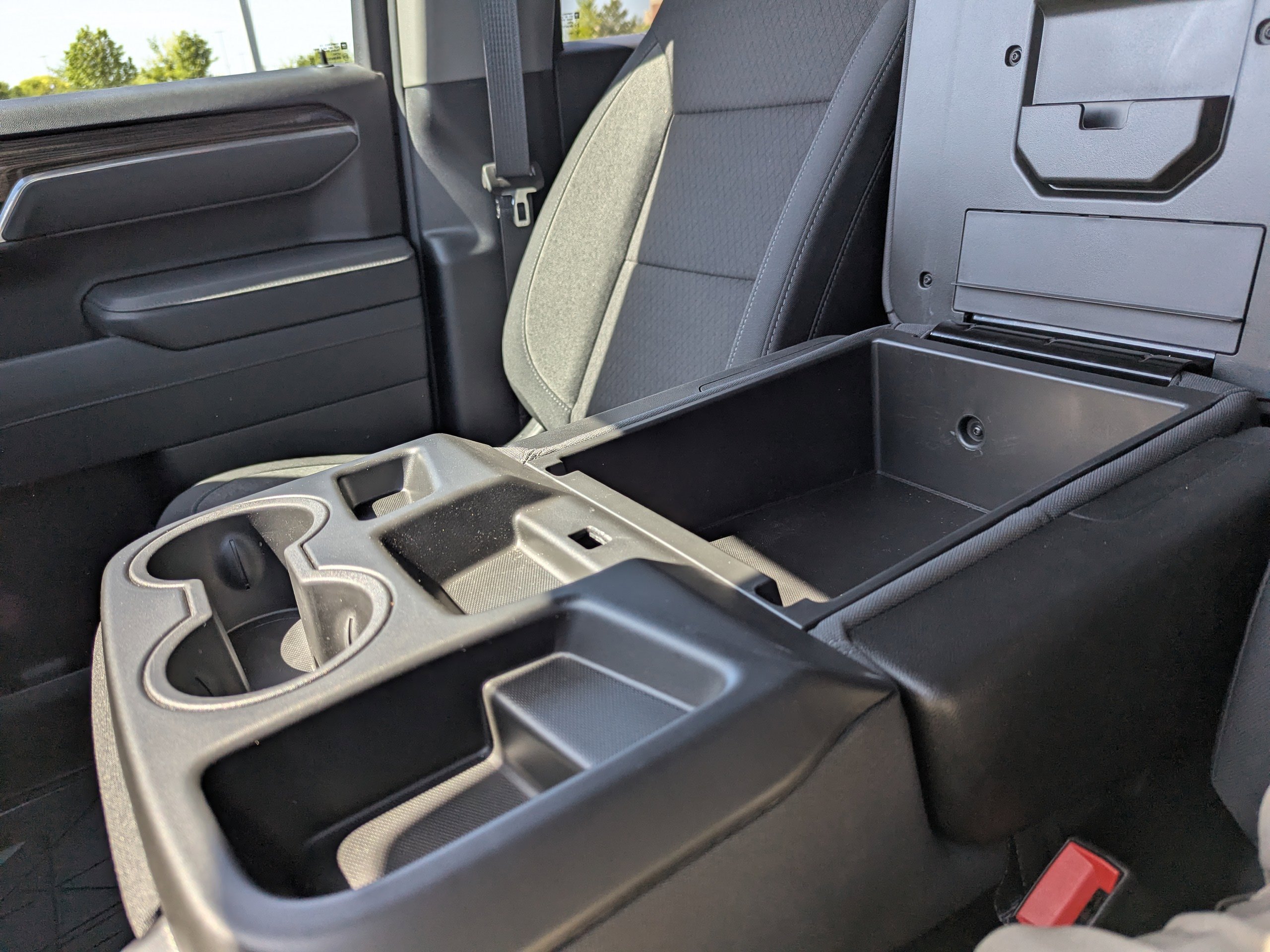 New 2025 Summit White Chevrolet LT image 25