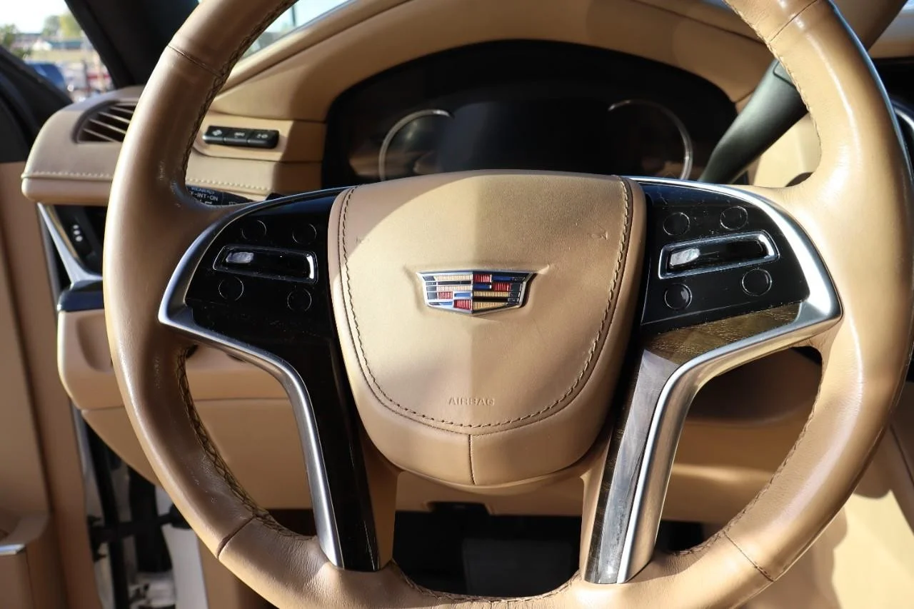 Used 2019 Crystal White Tricoat Cadillac Platinum image 13