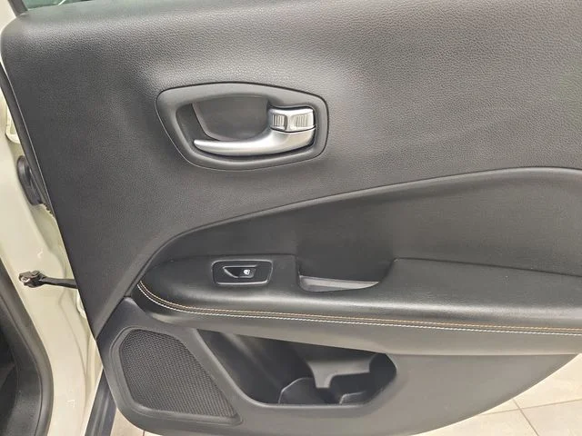Used 2018 White Clearcoat Jeep Latitude image 14