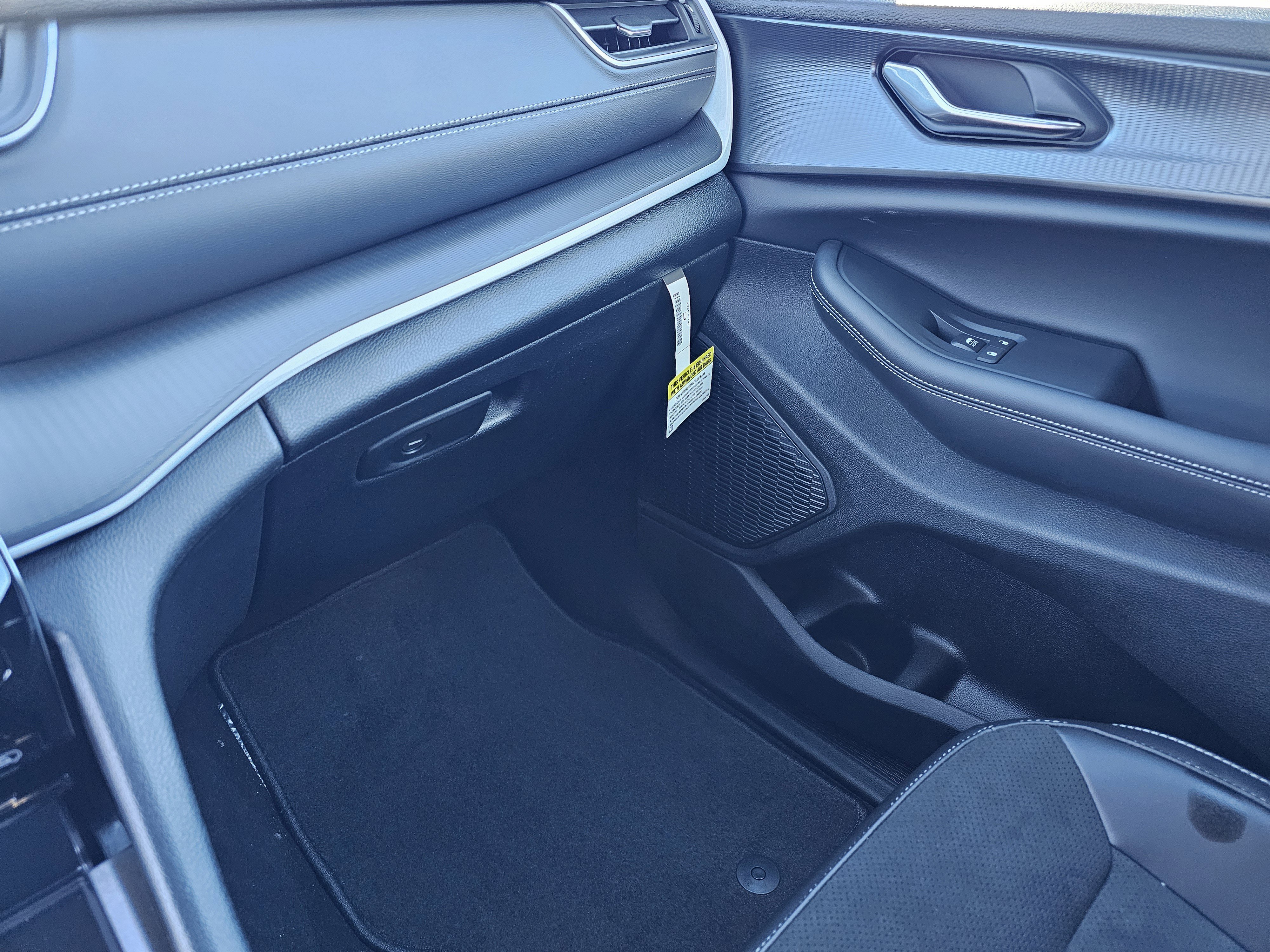 New 2025 Baltic Gray Metallic Clearcoat Jeep Altitude X image 27