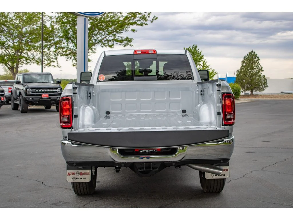 New 2026 Silver Zynith Ram Tradesman image 11