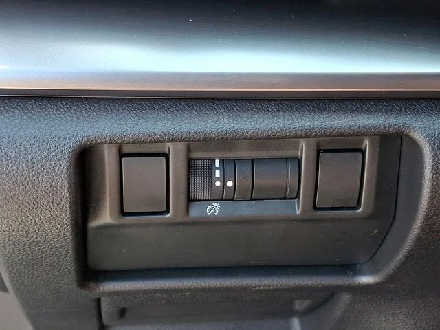 Used 2024 White Subaru Base image 26