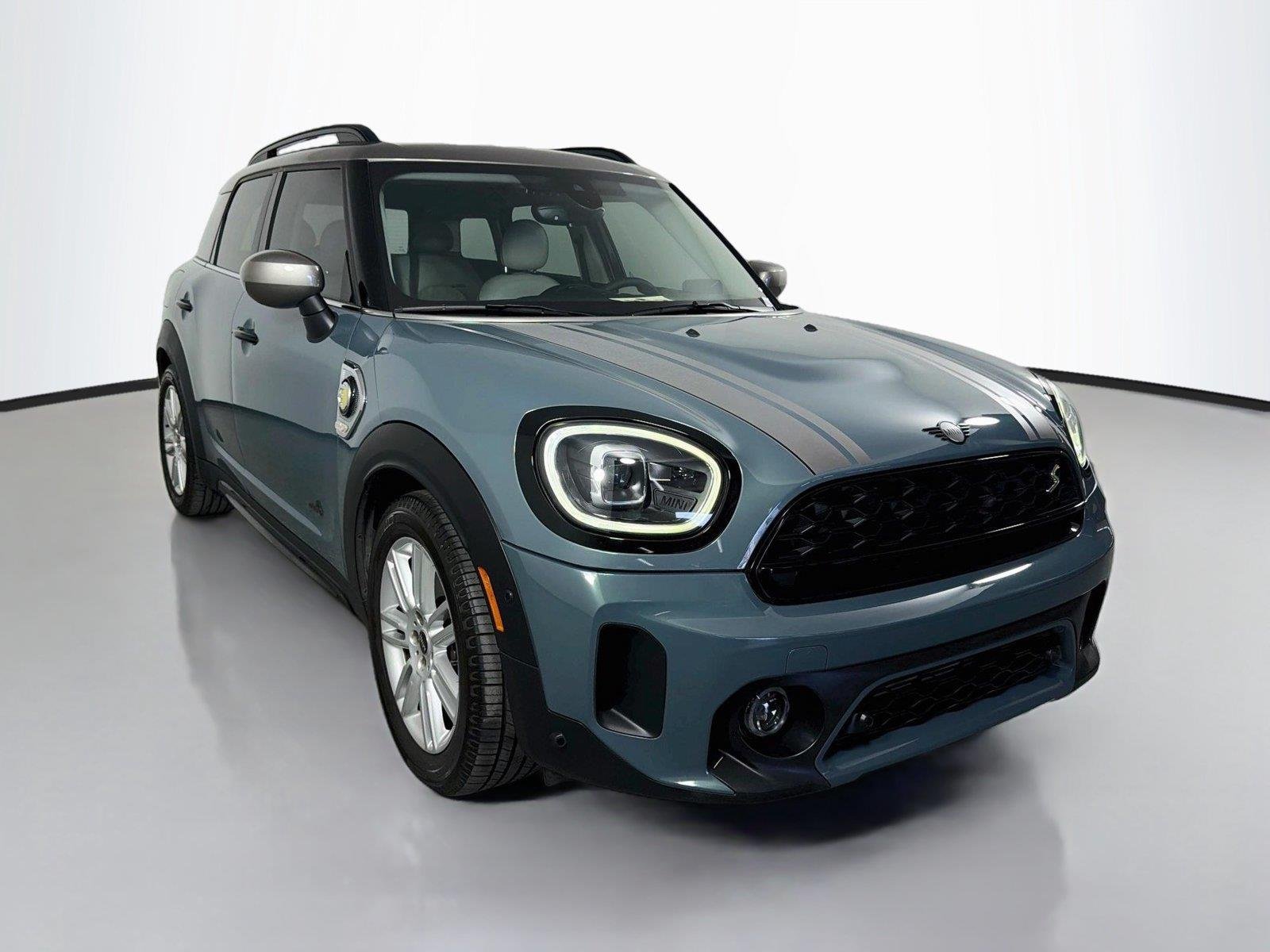 Certified Used 2023 Sage Green Metallic MINI Cooper SE image 3