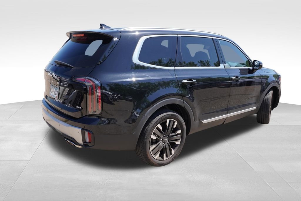 Used 2023 Ebony Black Kia SX image 3