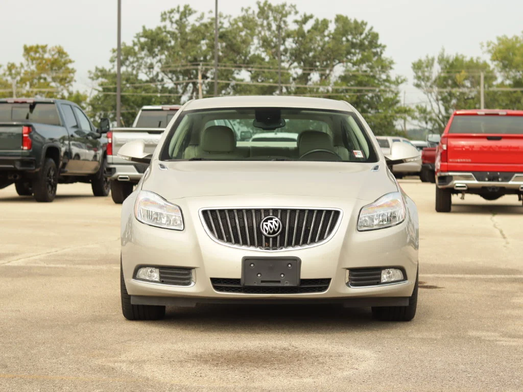 Used 2012 Buick Regal Base with VIN 2G4GR5EK1C9121802 for sale in Pekin, IL