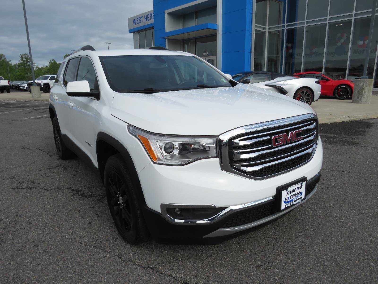 Used 2018 Summit White GMC SLT image 2