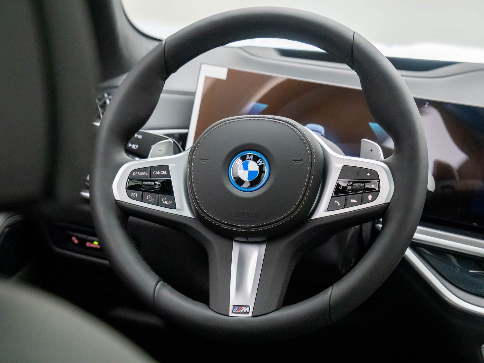 New 2026 Brooklyn Grey Metallic BMW xDrive50e image 18