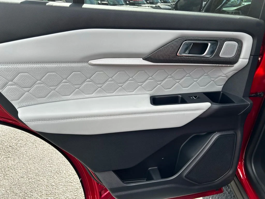 New 2026 Rapid Red Metallic Tinted Clearcoat Ford Platinum™ image 6