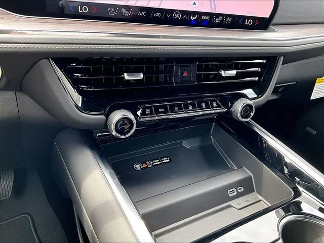 2026 Chevrolet Suburban Premier - Photo 23
