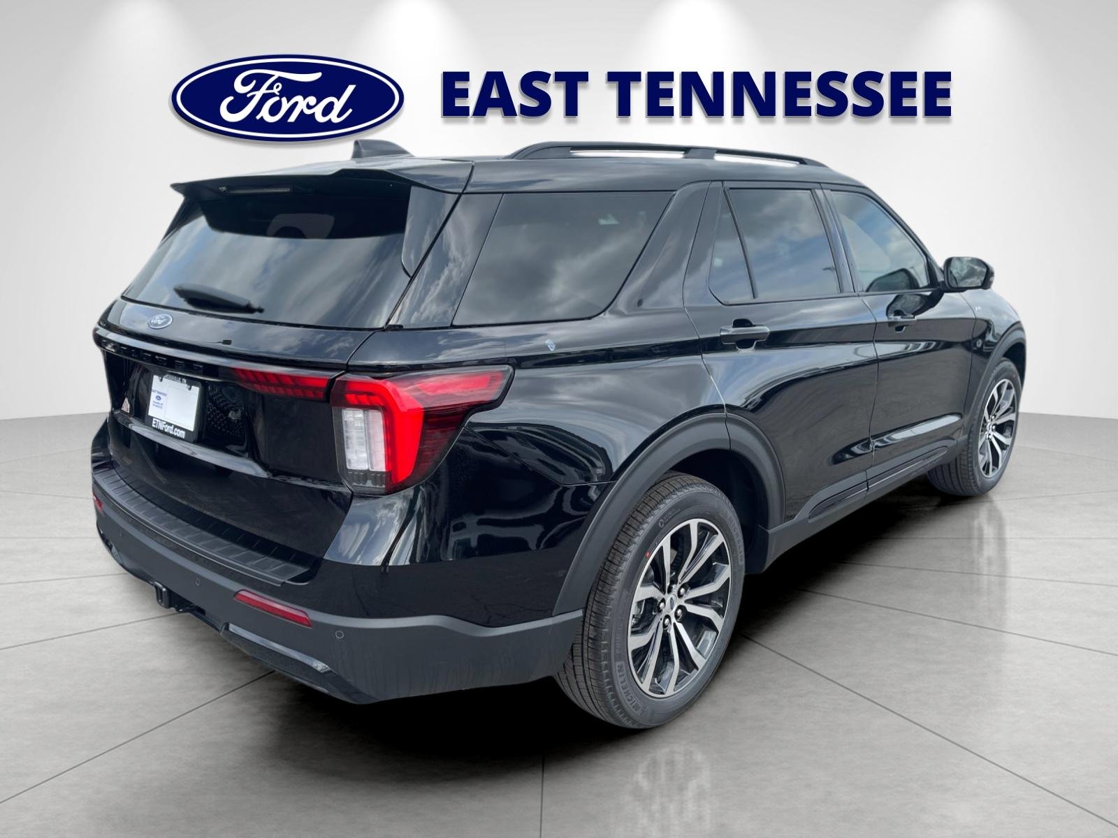 New 2026 Agate Black Metallic Ford ST-Line image 3
