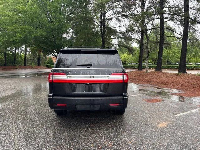 Used 2019 Black Lincoln Reserve image 4