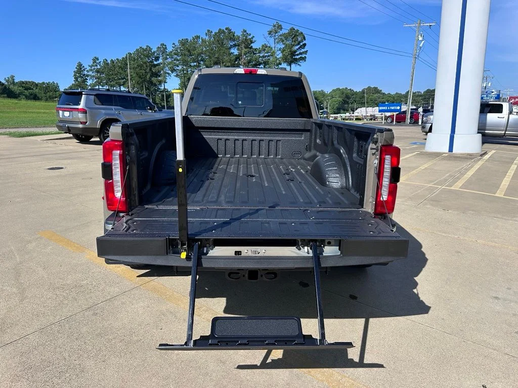 New 2026 Marsh Gray Ford Lariat image 28