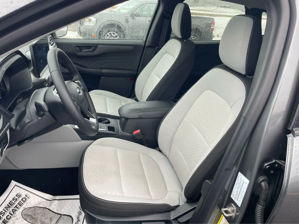 Used 2025 Gray Ford Active image 14