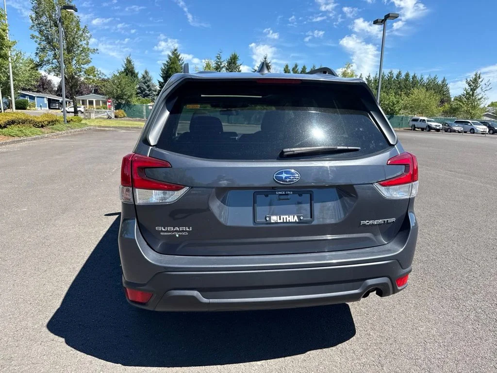 Used 2022 Magnetite Gray Metallic Subaru Premium image 6