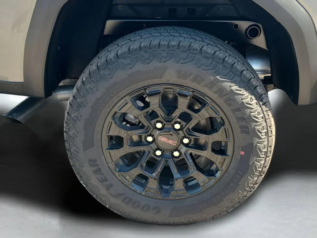 New 2026 Sterling Metallic GMC Elevation image 19