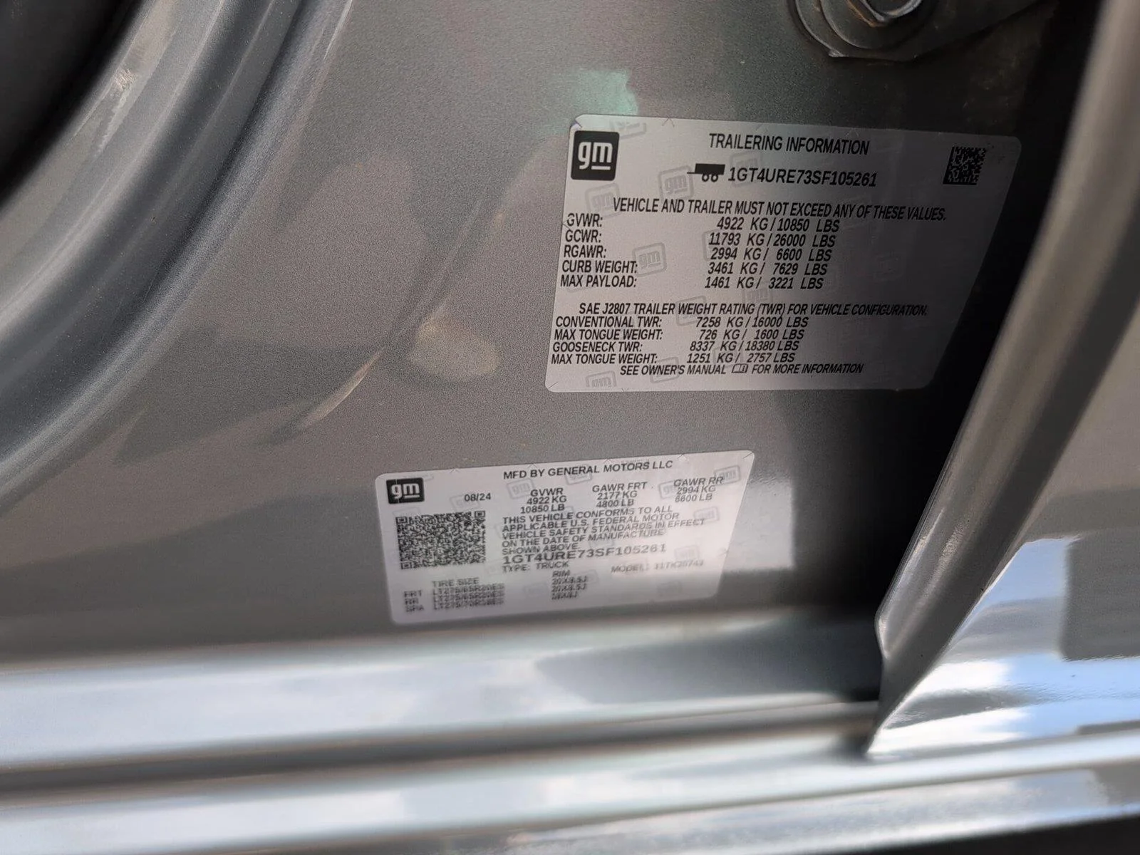 Used 2025 Sterling Metallic GMC Denali image 12