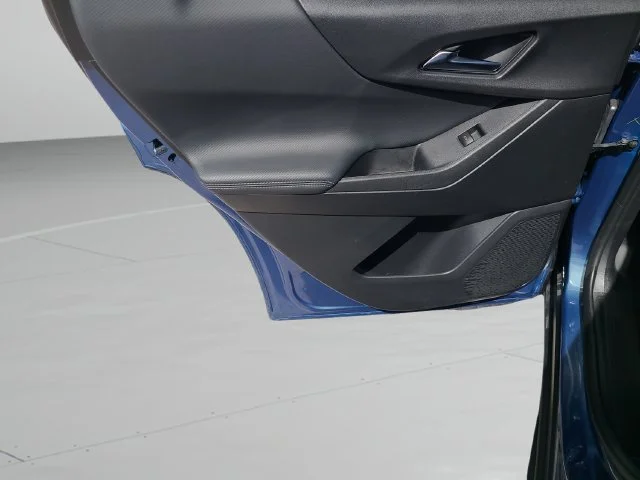 Used 2026 Lakeshore Blue Metallic Chevrolet LT image 17