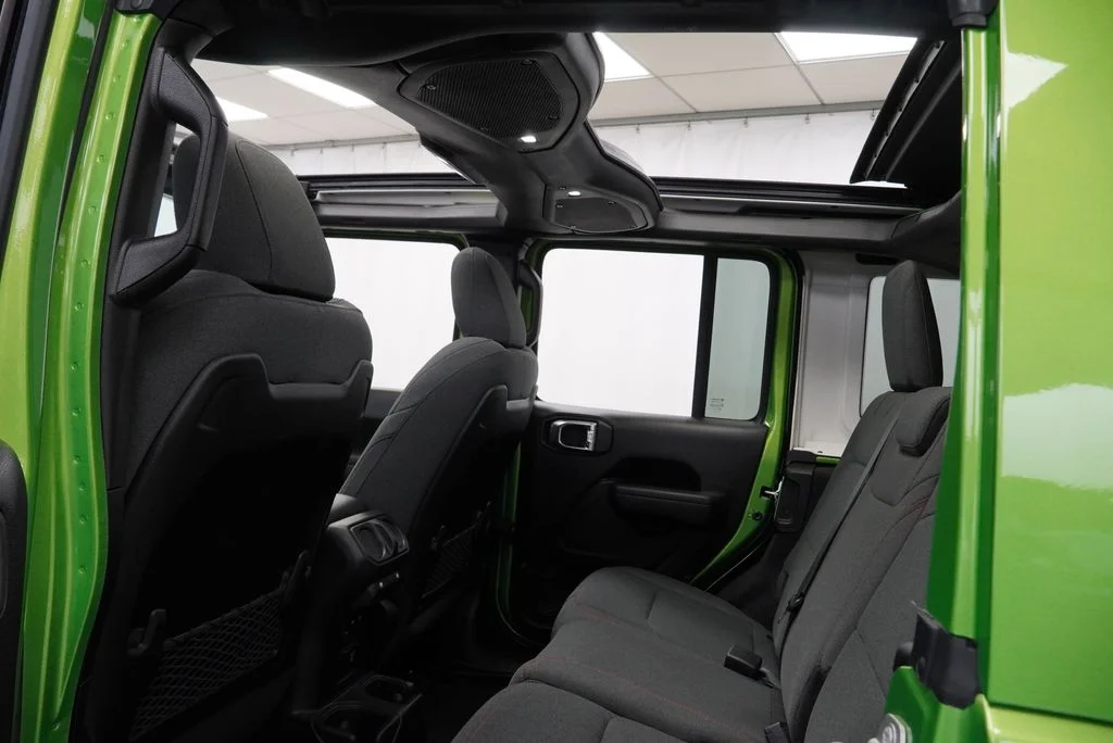 Used 2025  Jeep Rubicon X-Treme Recon image 3