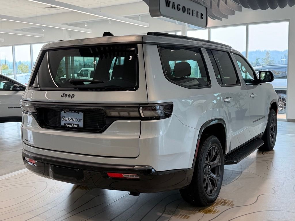 New 2026 Silver-Zynith Exterior Paint Jeep Limited Altitude image 9