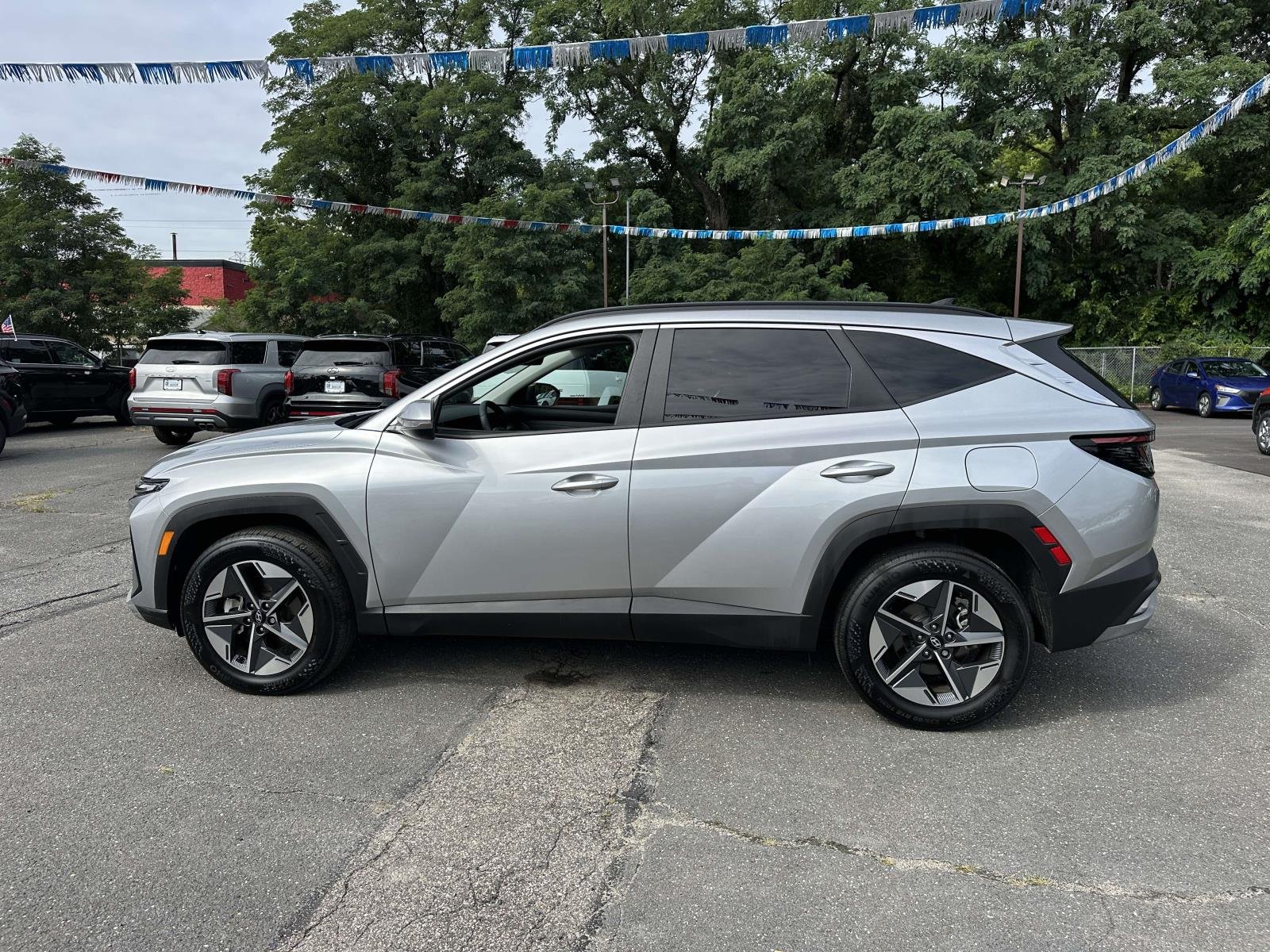 Certified Used 2025 Silver Hyundai SEL Convenience image 9
