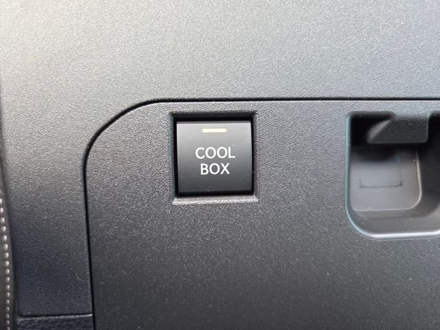 Used 2025  Toyota Base image 31
