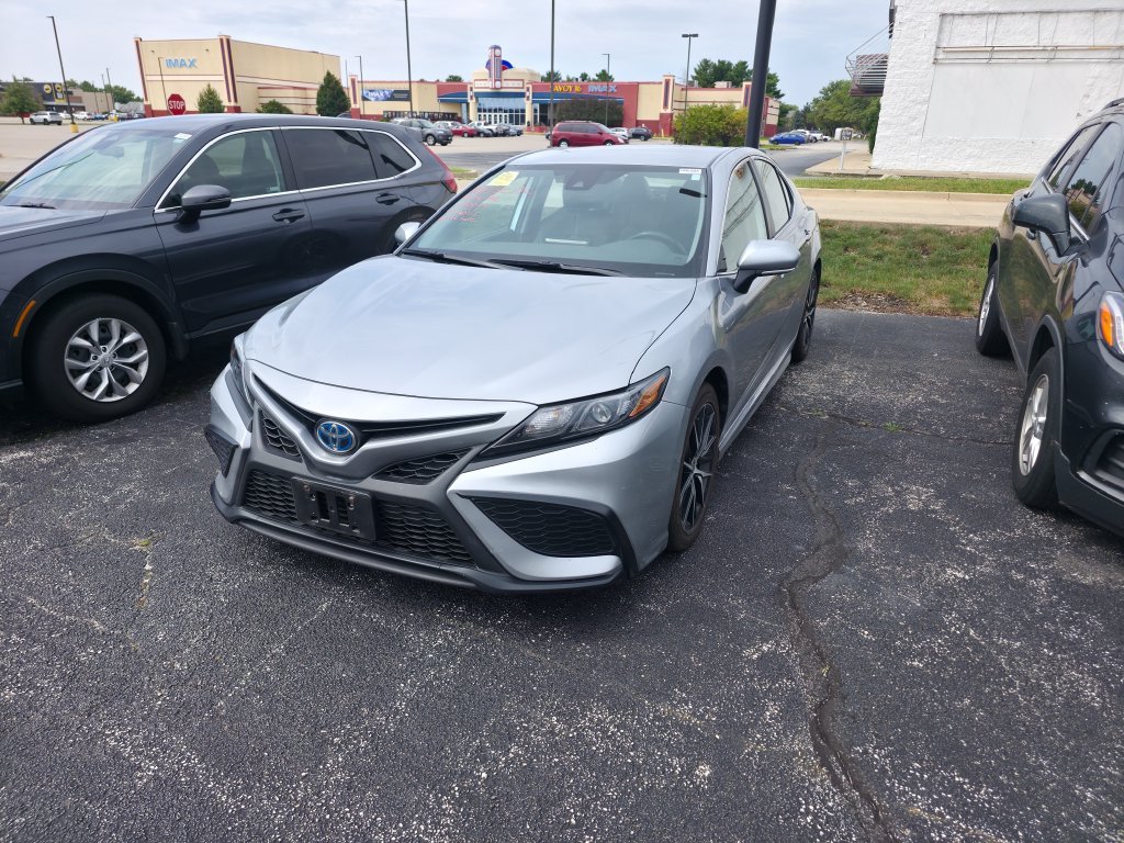 Used 2022 Celestial Silver Metallic Toyota SE image 2