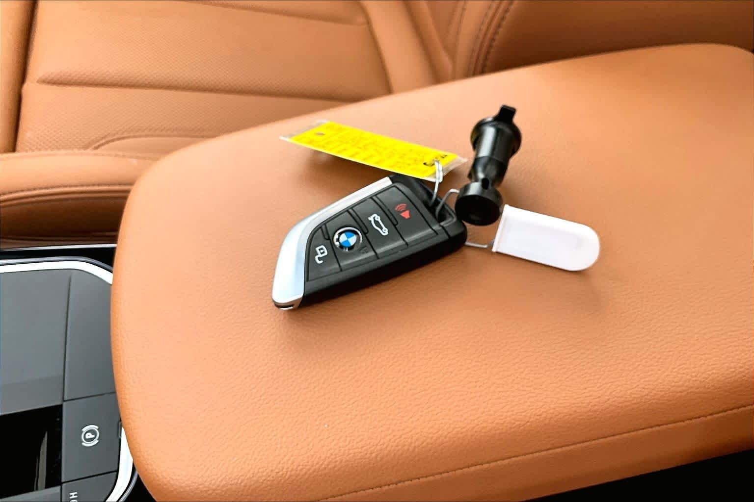 Certified Used 2024 Mineral White Metallic BMW sDrive30i image 15