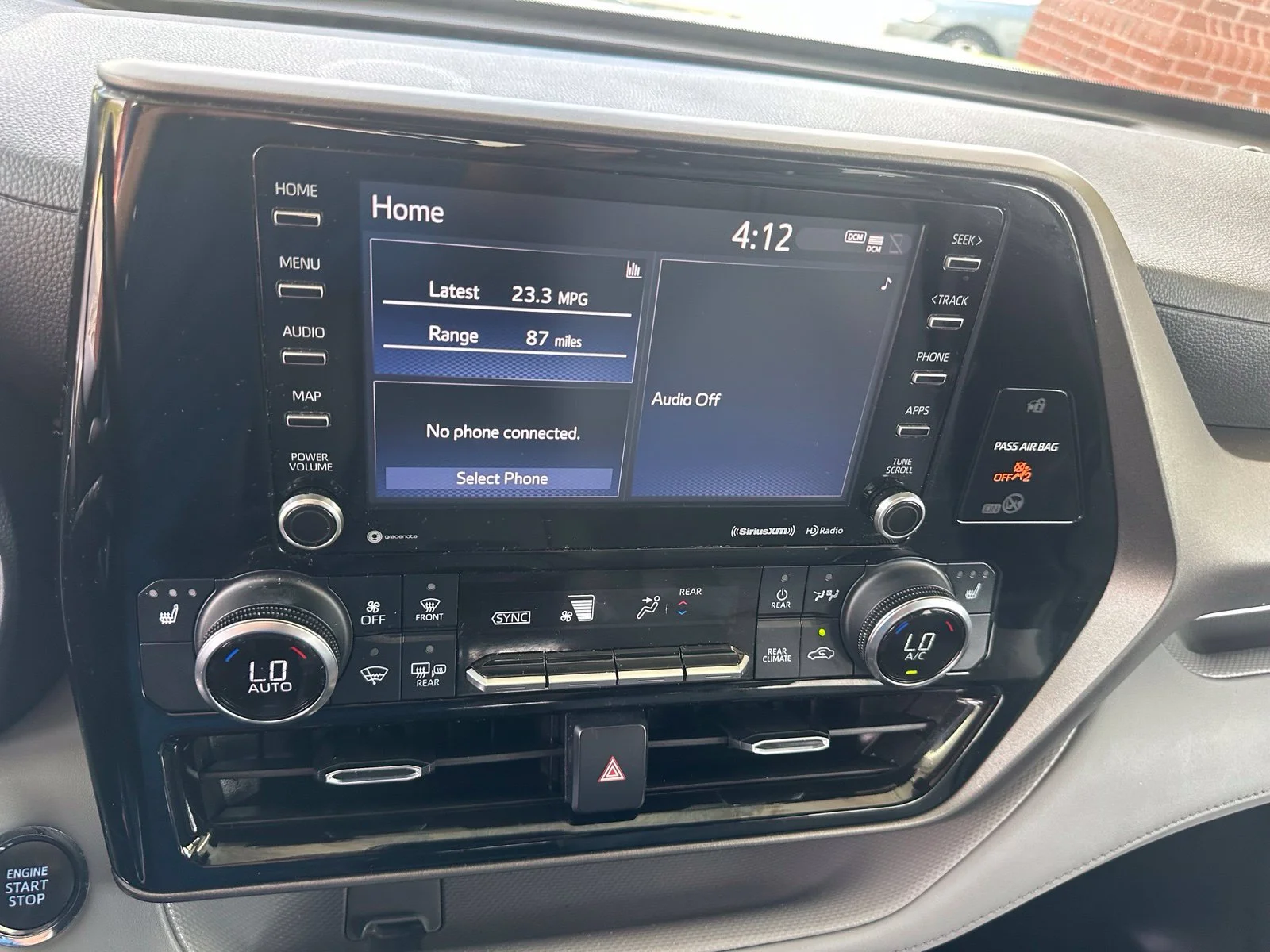 Used 2022  Toyota XLE image 23