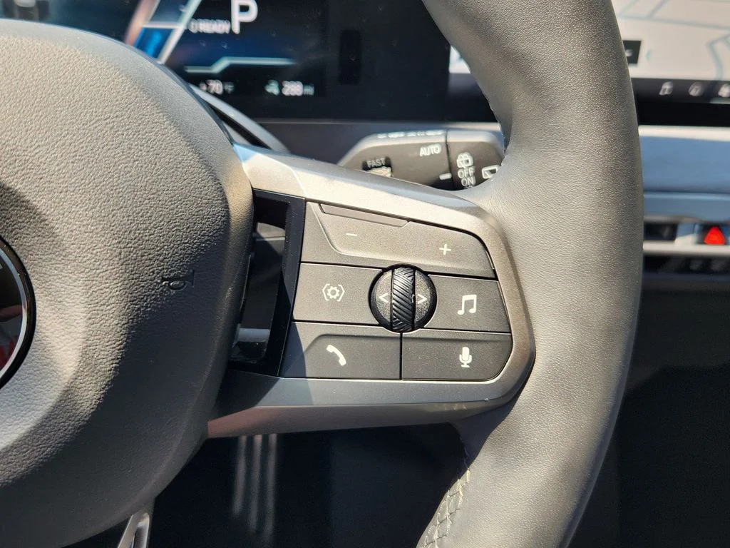 Used 2026 White Metallic BMW xDrive60 image 21