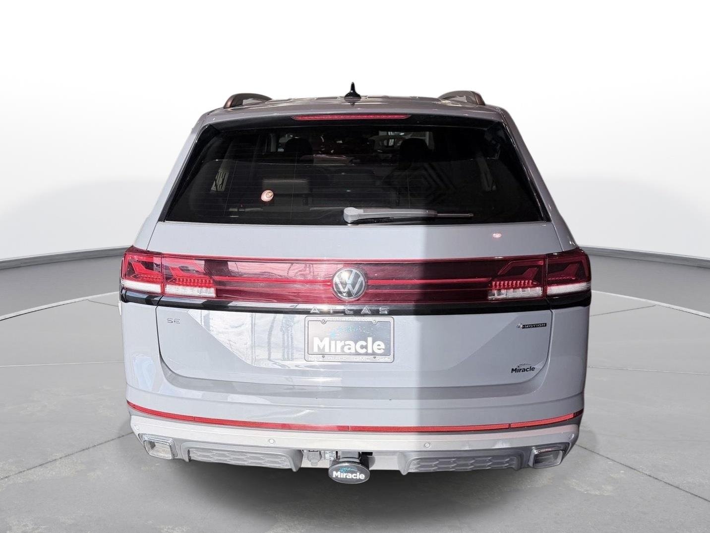 Used 2024 Pure Gray Volkswagen 2.0T Peak Edition SE w/Technology image 15