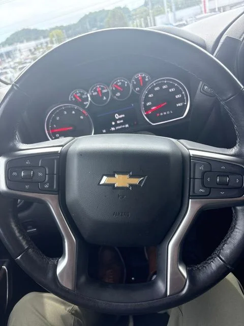 Used 2022 White Chevrolet LT image 17
