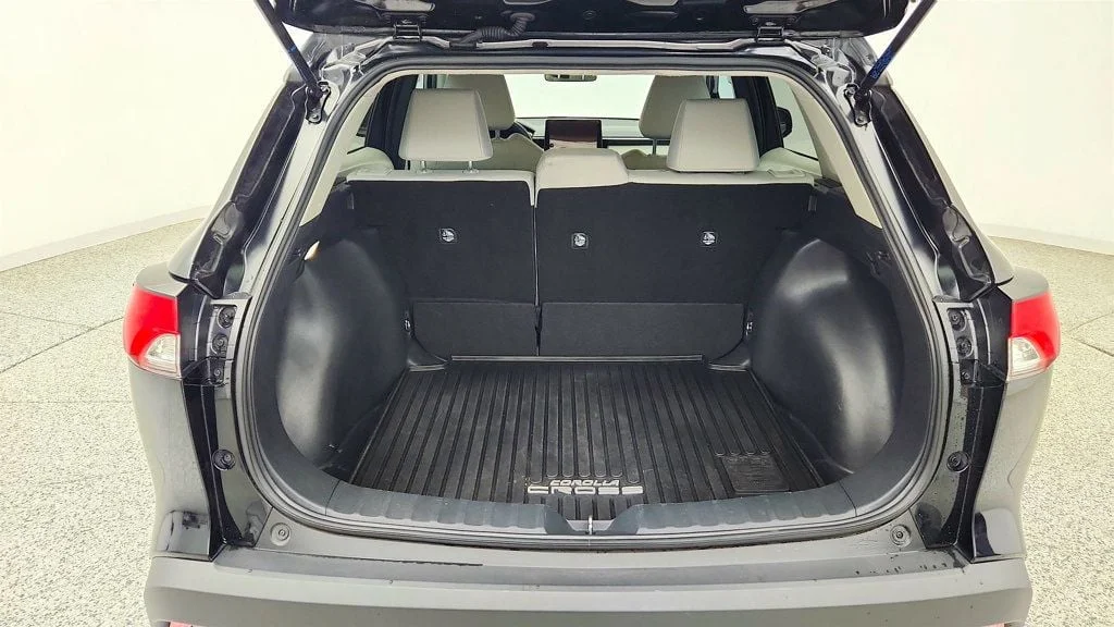 Used 2025 Jet Black Toyota L image 19