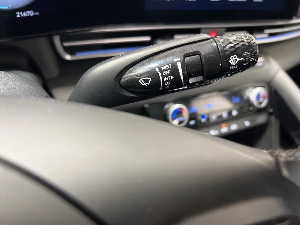2025 Hyundai Elantra SEL - Photo 38
