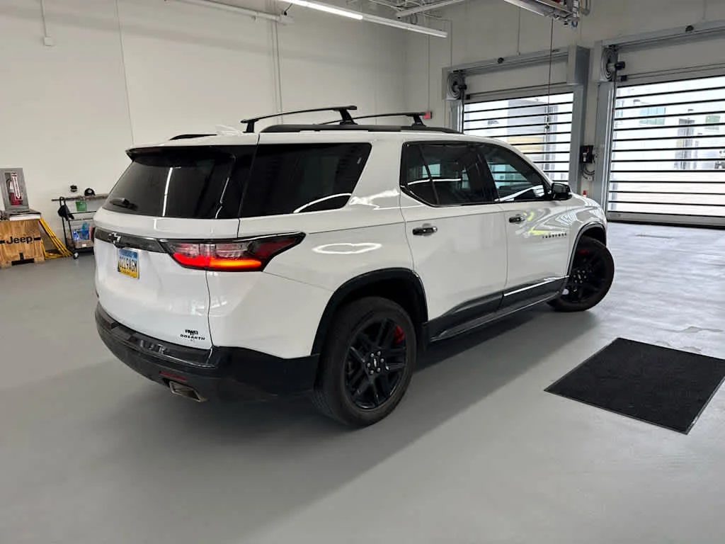Used 2018 Summit White Chevrolet Premier image 5