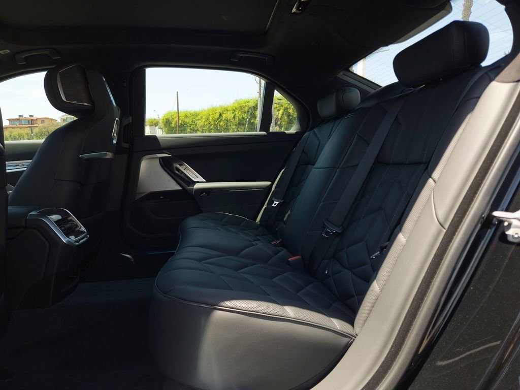 New 2026 Black Sapphire Metallic BMW 740i xDrive image 9