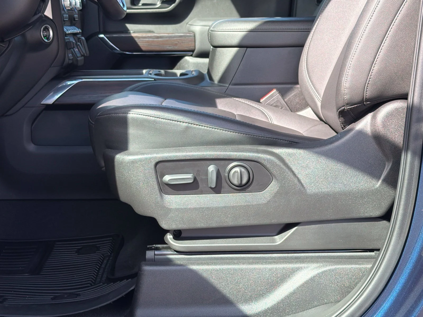 Used 2022 PACIFIC BLUE METALLIC GMC SLT image 18